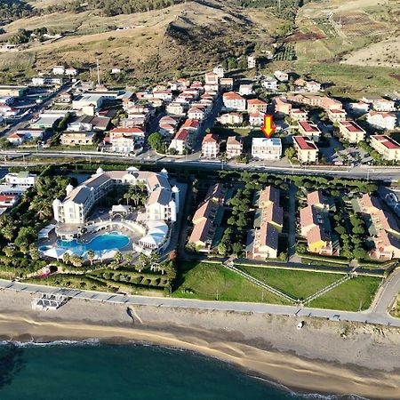 Red'S Apartments Torre Melissa Bagian luar foto