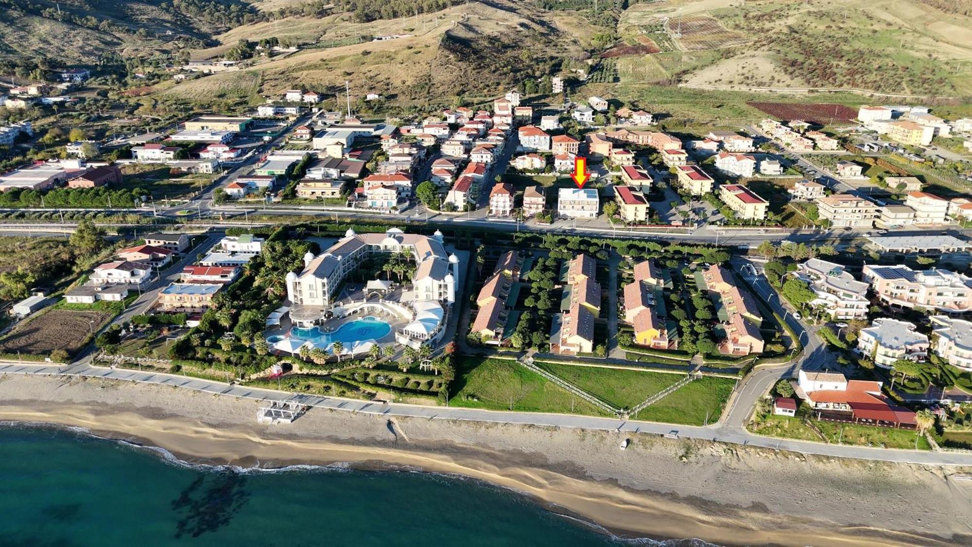 Red'S Apartments Torre Melissa Bagian luar foto
