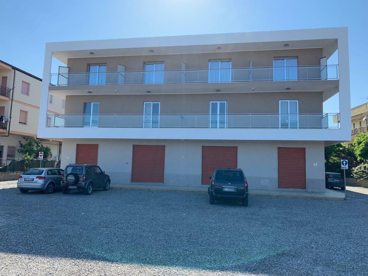 Red'S Apartments Torre Melissa Bagian luar foto